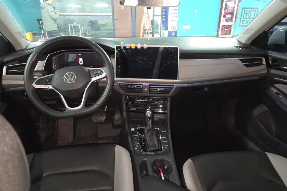 Volkswagen Bora 300TSI DSG Premium Edition 2023 — миниатюра 3