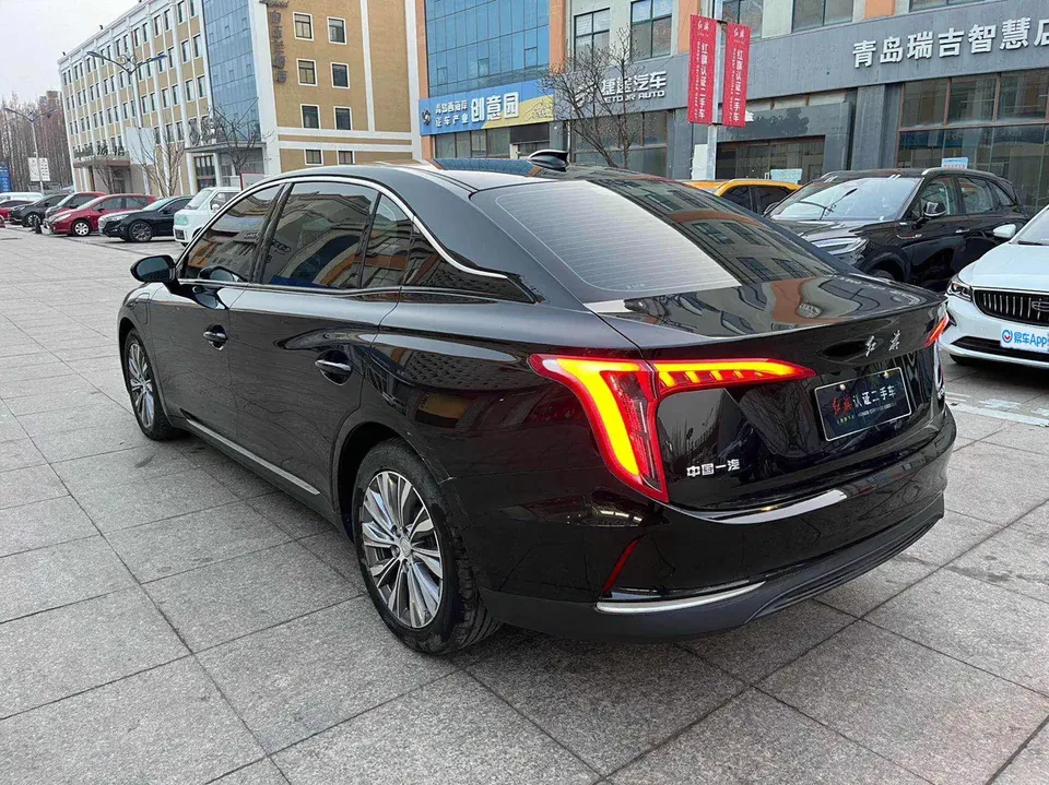 Hongqi E-QM5 450KM Travel Edition 100kW 2024 — миниатюра 4