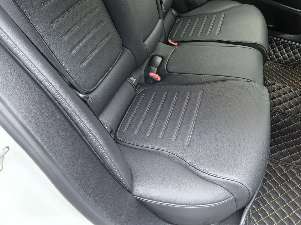 Mercedes-Benz C-Class Mercedes Benz C Class 2023 Mercedes-Benz C-Class 2023 C 200 L Sports Edition 2023 — thumbnail 4