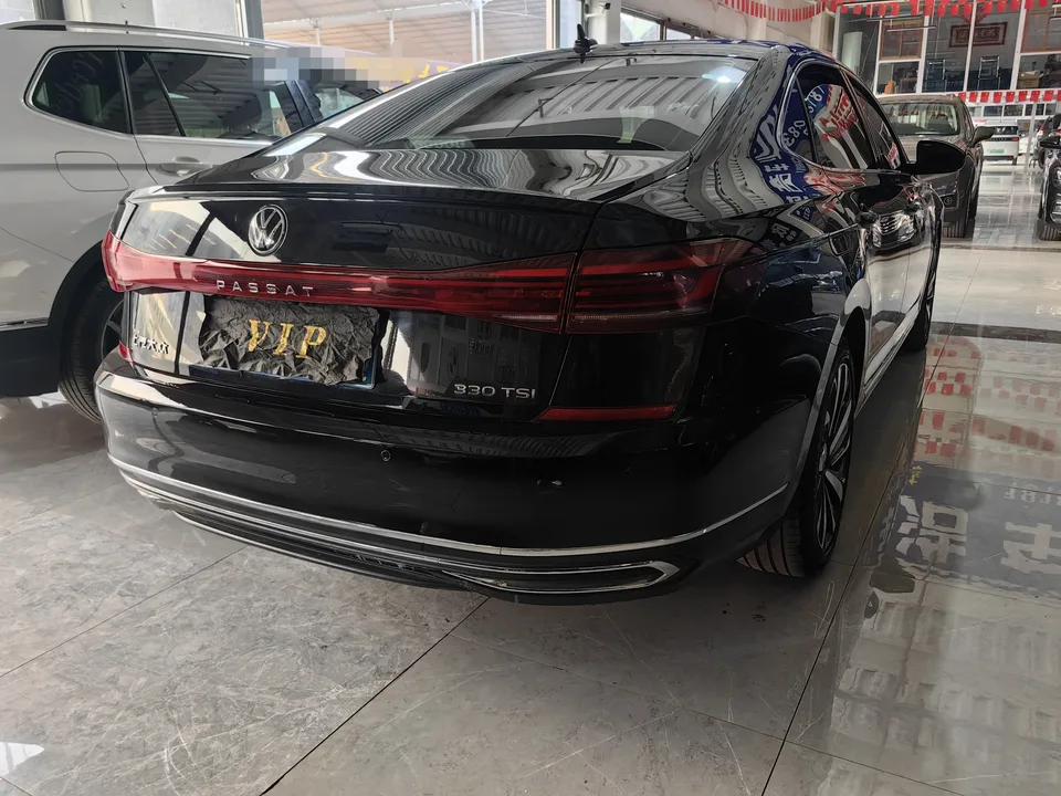 Volkswagen Passat facelift 330TSI Elite Edition 2023 — миниатюра 5