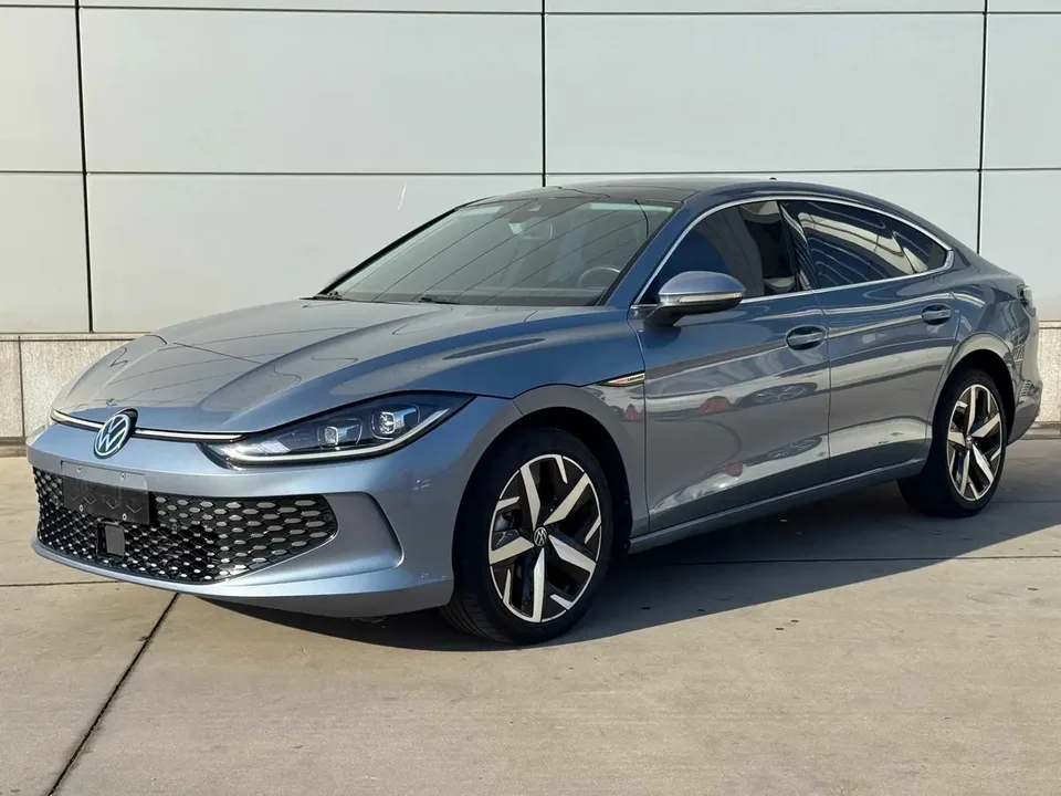 Volkswagen Lamando Lingdu 2022 Lingdu Lingdu L 280TSI DSG Cool Edition 2023 — photo 1, buy with delivery to Moscow