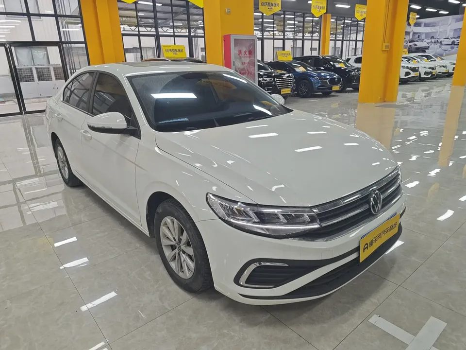 Volkswagen Bora Bora 2023 1.5L Automatic Limited Edition 2023 — миниатюра 3