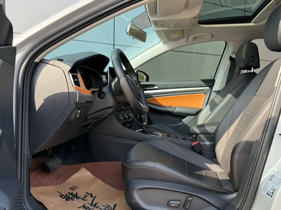 Volkswagen Bora Bora 2023 200TSI DSG Zhixing PRO Edition 2022 — миниатюра 3