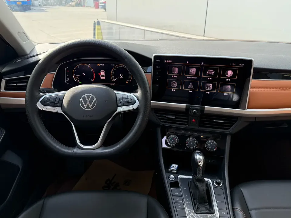 Volkswagen Bora Bora 2023 200TSI DSG Zhixing PRO Edition 2022 — миниатюра 5