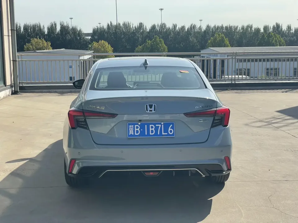 Honda Integra Stylish 2023 2.0L e:HEV Premium Edition 2022 — миниатюра 2