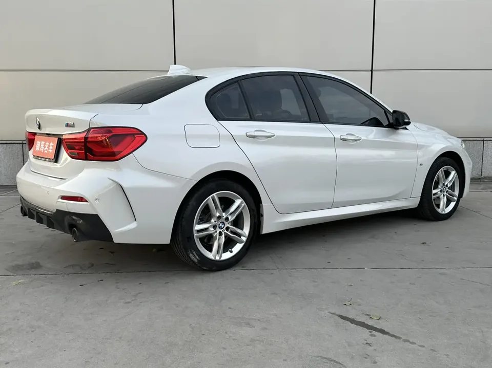 BMW 1 Series BMW 1 Series 2021 120i M Sport Night Edition 2022 — миниатюра 4