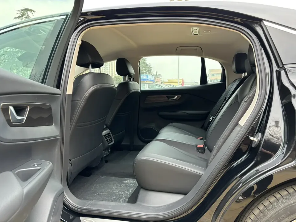 Hongqi E-QM5 facelift basic travel version 2024 — миниатюра 5