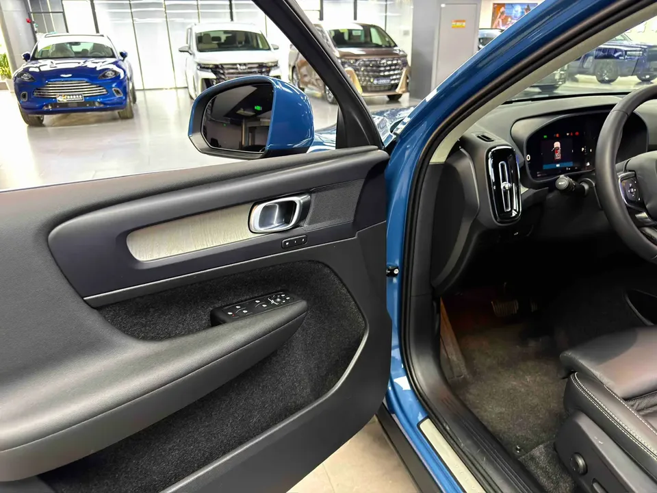 Volvo XC40 Volvo XC40 2023 B4 4WD Zhiyuan Luxury Edition 2023 — миниатюра 5