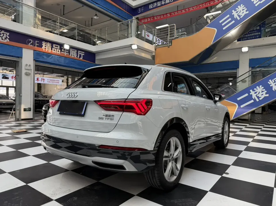 Audi Q3 Audi Q3 2022 35 TFSI Fashionable and Elegant 2022 — миниатюра 3