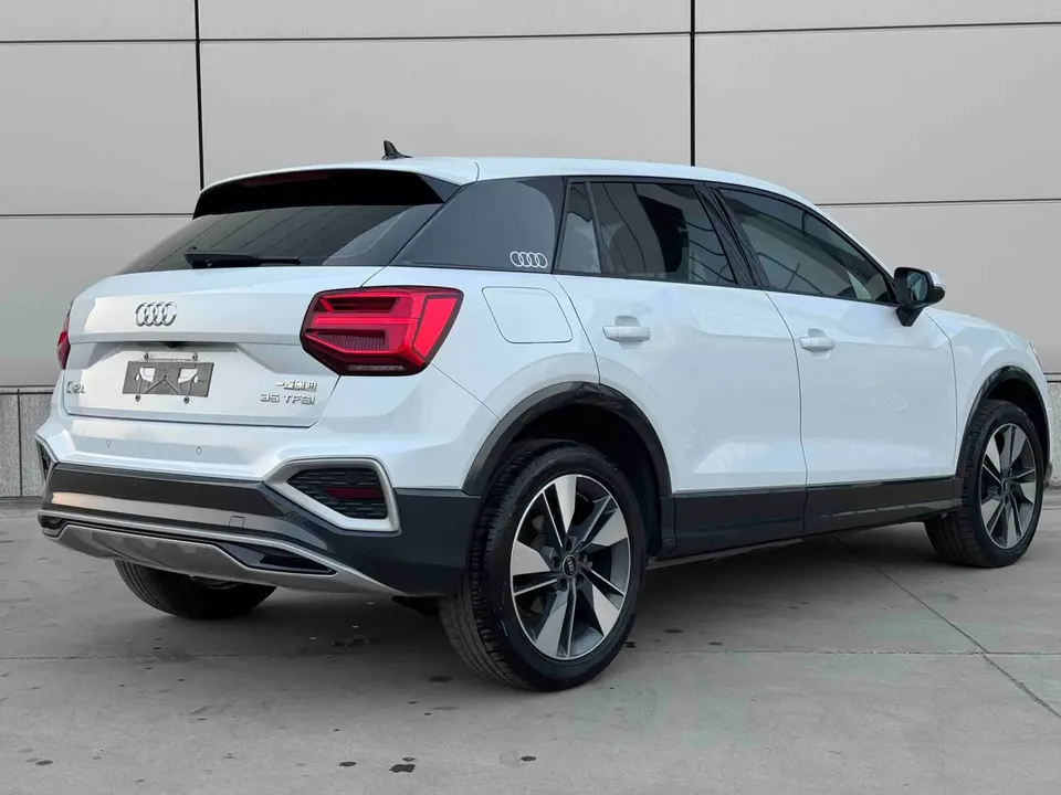 Audi Q2L Audi Q2L 2022 35 TFSI Fashionable and Elegant 2022 — миниатюра 2