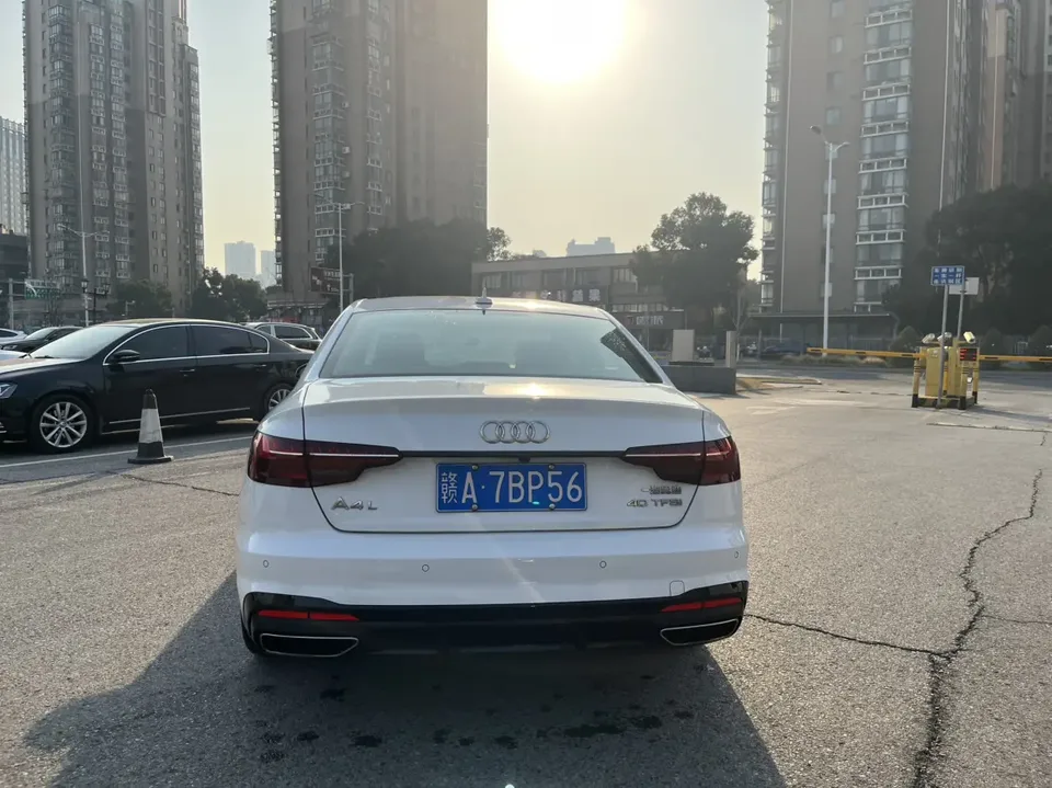 Audi a4 l A4L 2023 40 TFSI luxury and dynamic model 2023 — thumbnail 4