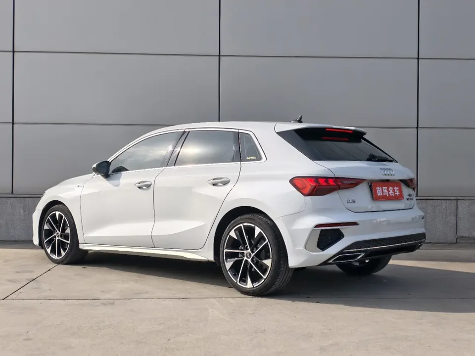 Audi A3 Audi A3 2022 Sportback 35 TFSI Stylish and sporty 2022 — thumbnail 3