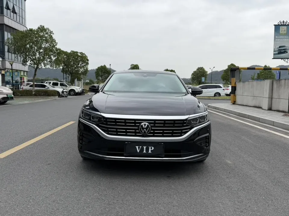 Volkswagen Passat 2023