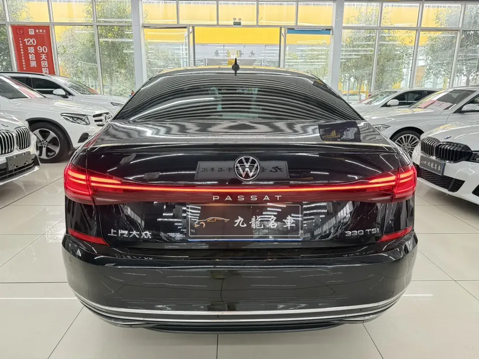 Volkswagen Passat facelift 330TSI Starry Sky Deluxe Edition 2023 — миниатюра 2