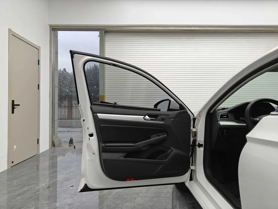 Volkswagen Lamando Lingdu 2021 230TSI DSG Fashion Edition 2022 — миниатюра 3