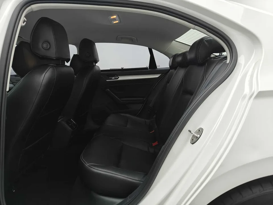 Volkswagen Lamando Lingdu 2021 230TSI DSG Fashion Edition 2022 — миниатюра 5