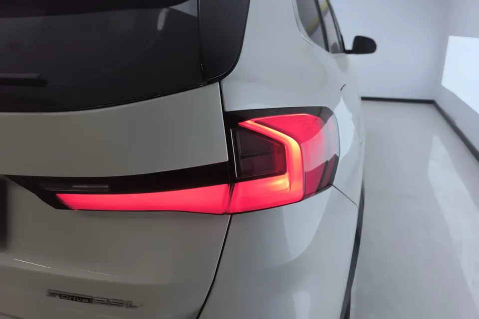BMW X1 BMW X1 2023 sDrive25Li X Design Package 2023 — миниатюра 2