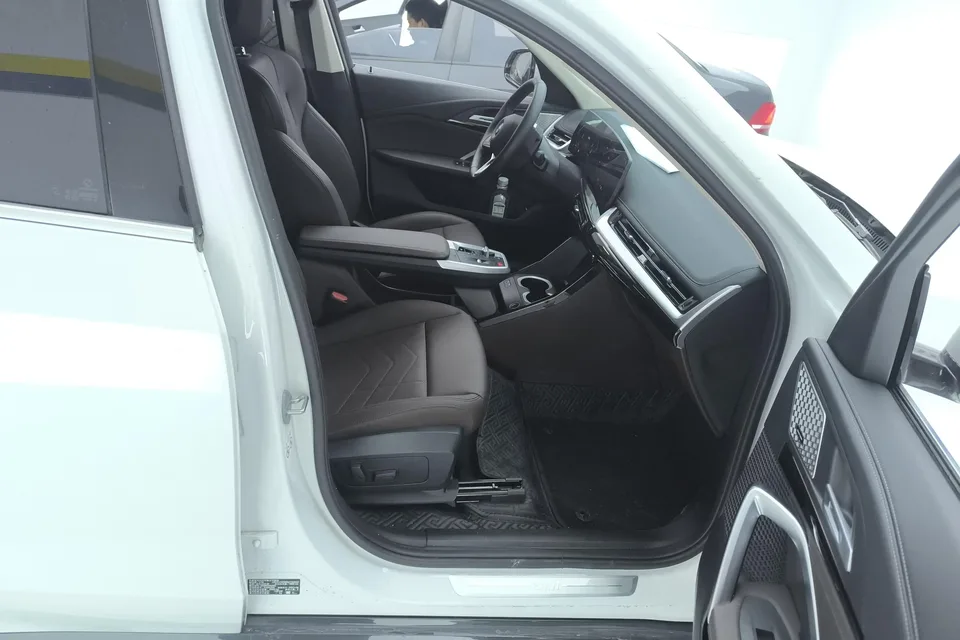 BMW X1 BMW X1 2023 sDrive25Li X Design Package 2023 — миниатюра 3