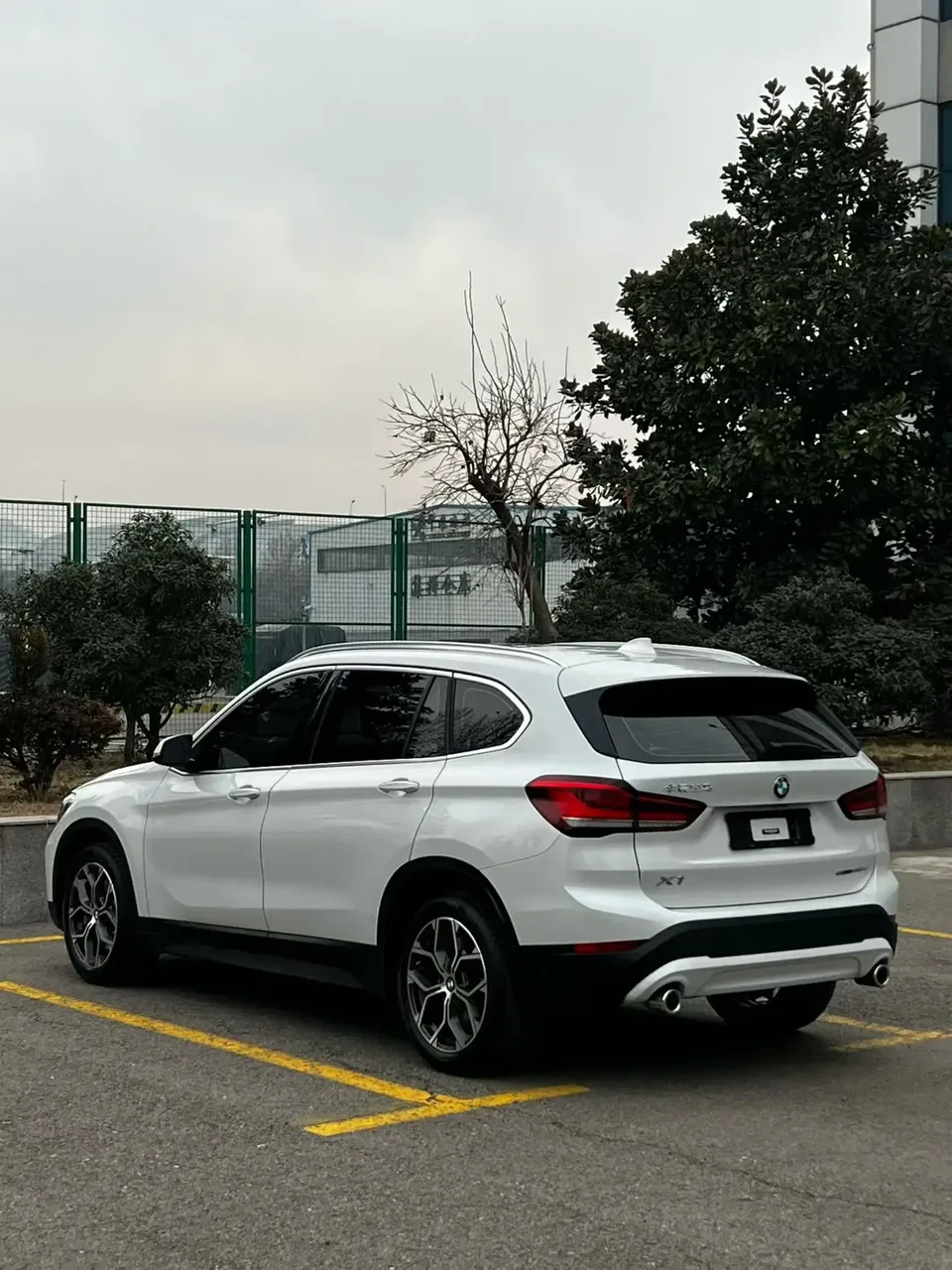 BMW X1 X1 2022 BMW X1 2022 sDrive25Li Leading Edition 2023 — thumbnail 4