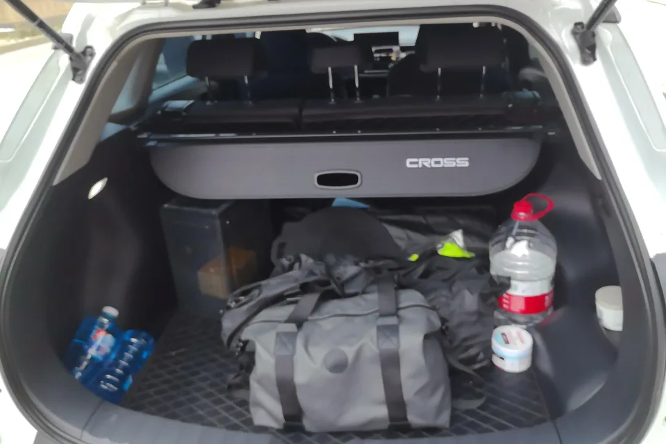 Toyota CorollaCross 2.0L Intelligent Electric Hybrid Dual Engine Pioneer Edition 2023 — миниатюра 5