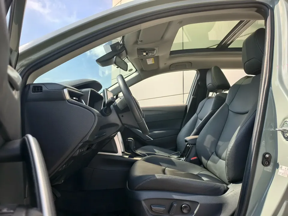 Toyota CorollaCross 2.0L flagship version 2022 — миниатюра 3