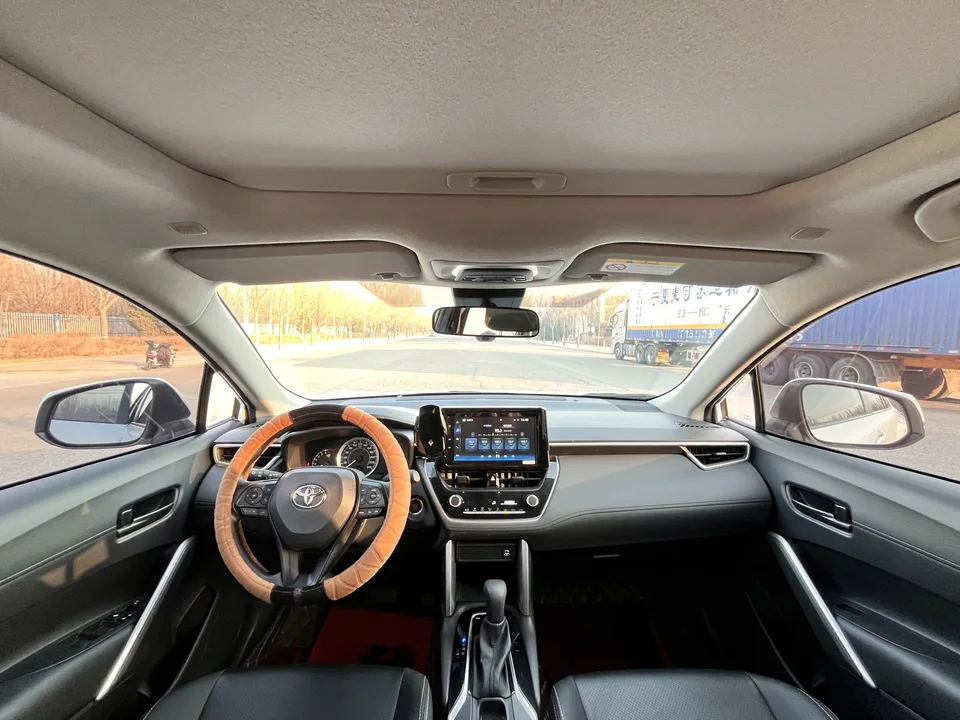 Toyota CorollaCross 2.0L CVT Elite Edition 2023 — миниатюра 2