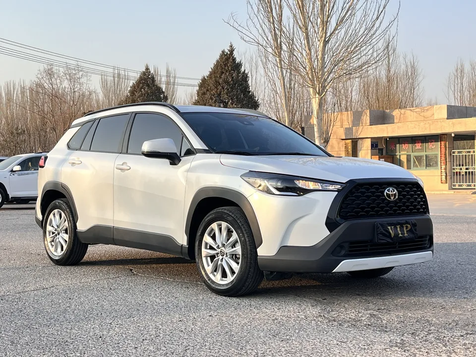 Toyota CorollaCross 2.0L CVT Elite Edition 2023 — миниатюра 3