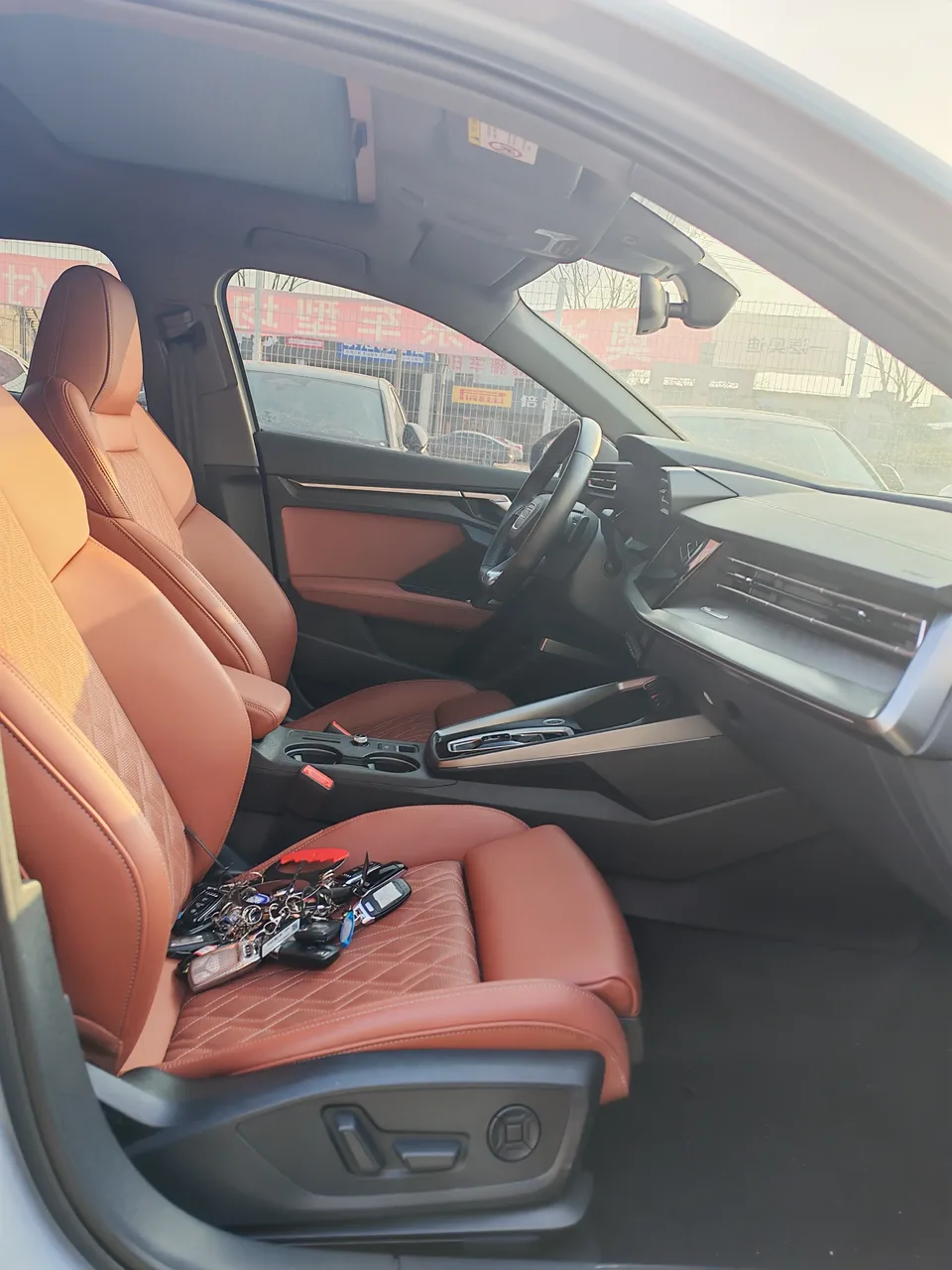 Audi A3 Audi A3 2025 A3L Limousine 35 TFSI Flying Spur Premium Edition + Luxury Package 2024 — миниатюра 5