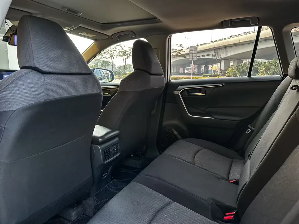 Toyota RAV4 2.0L CVT 2WD Fashion Edition 2022 — миниатюра 3