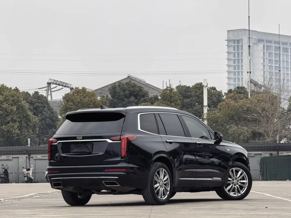 Cadillac XT6 2.0T mild hybrid six-seat two-wheel drive luxury model 2022 — миниатюра 5