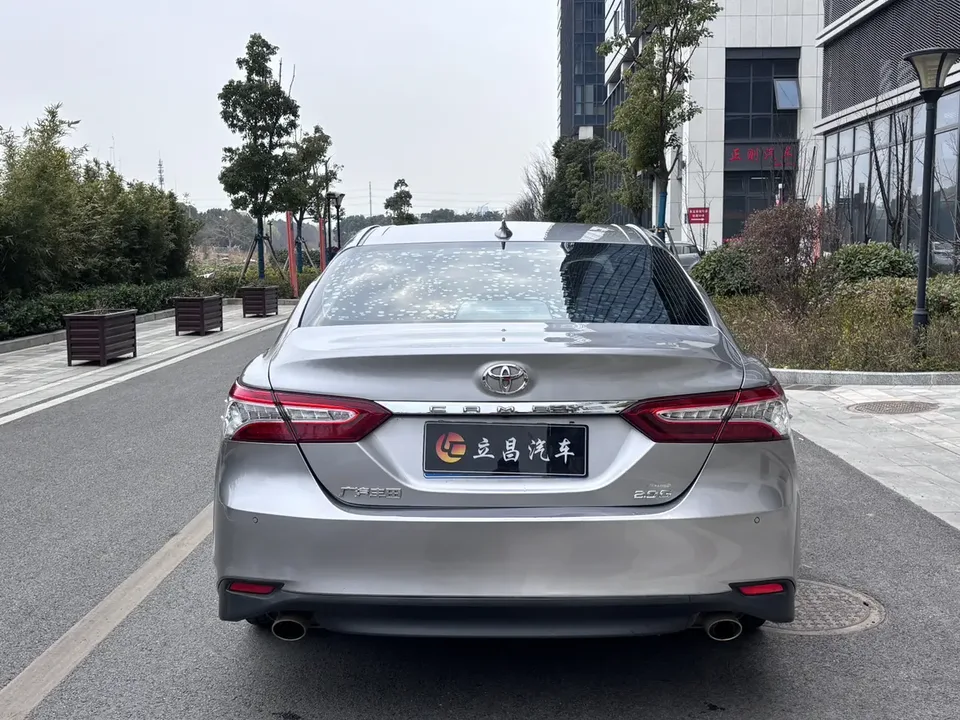 Toyota Camry 2.0G Deluxe Edition 2023 — миниатюра 2