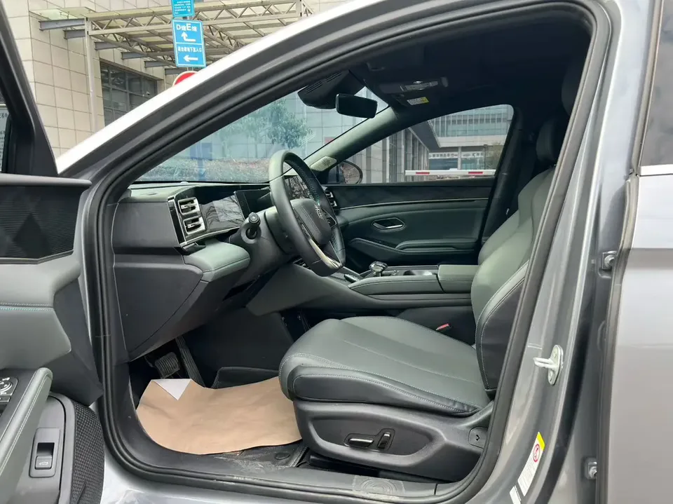 BYD Qin L DM DM-i 120KM Beyond Edition 2024 — миниатюра 5
