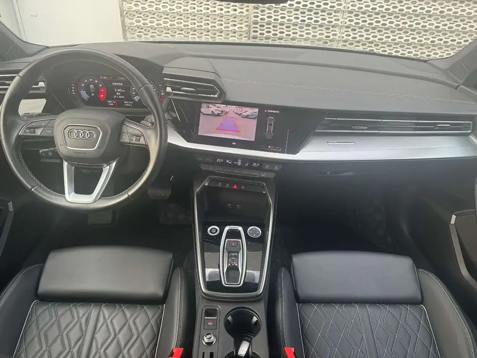 Audi A3 Audi A3 2025 A3L Limousine 35 TFSI Flying Spur Premium Edition 2024 — миниатюра 2