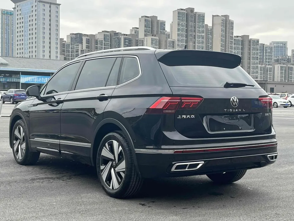 Volkswagen Tiguan L Tiguan L 2023 330TSI 2WD R-Line Enjoy Edition 2023 — миниатюра 4