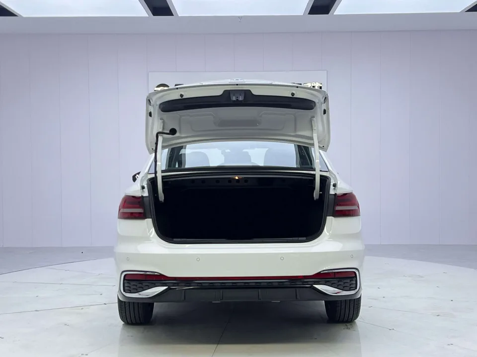 Volkswagen Lavida Lavida 2024 300TSI DSG Starry Sky Leading Edition 2024 — миниатюра 2