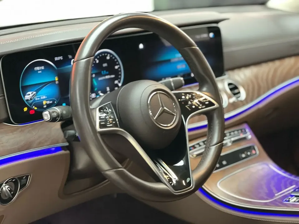 Mercedes-Benz E-Class Mercedes-Benz E-Class 2023 E 300 L luxury sedan 2023 — thumbnail 4
