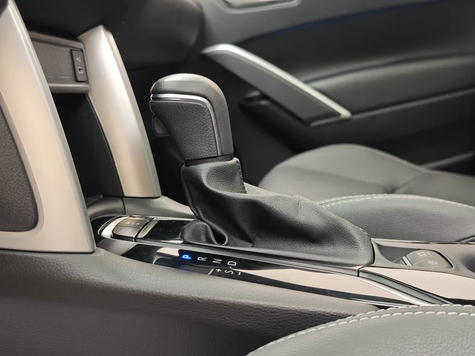 Toyota Frontlander 2.0L Intelligent Electric Hybrid Dual Engine Premium Edition 2023 — миниатюра 2