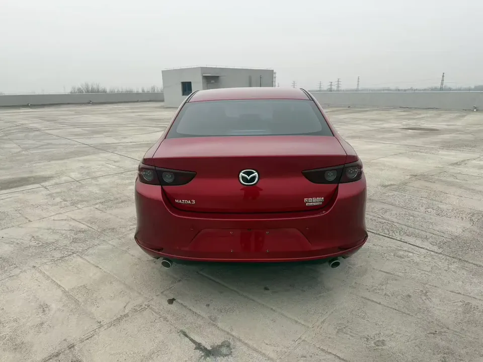 Mazda Axela Mazda3 2021 2.0L automatic quality version 2022 — thumbnail 2