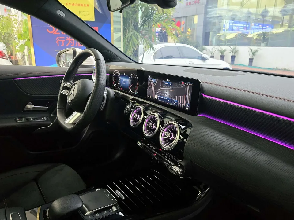 Mercedes-Benz Mercedes Benz A Class Mercedes-Benz A-Class 2023 A 200 L Sports Sedan Fashion Edition 2023 — миниатюра 2