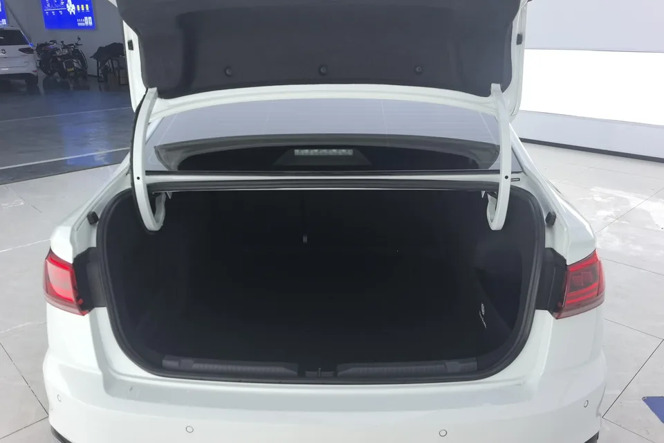 Volkswagen Bora Bora 2023 200TSI DSG Joy Edition 2023 — thumbnail 5