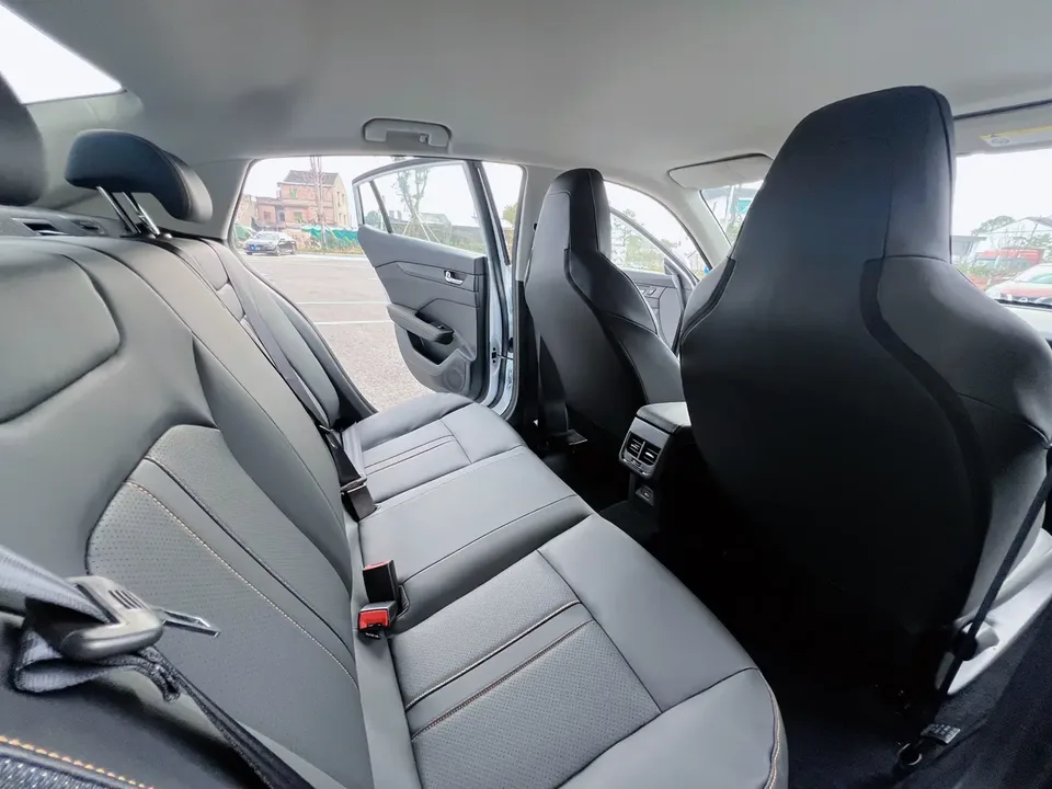 Dongfeng Yixuan Yixuan 2025 1.5L Automatic Glory Edition 2026 — thumbnail 4
