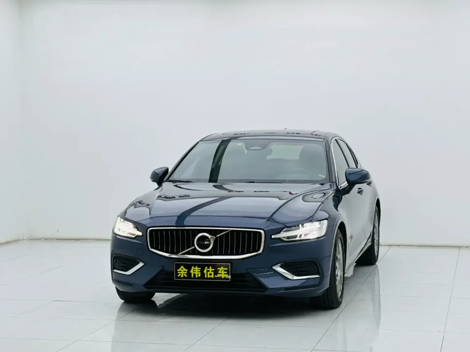 Volvo S60 2022