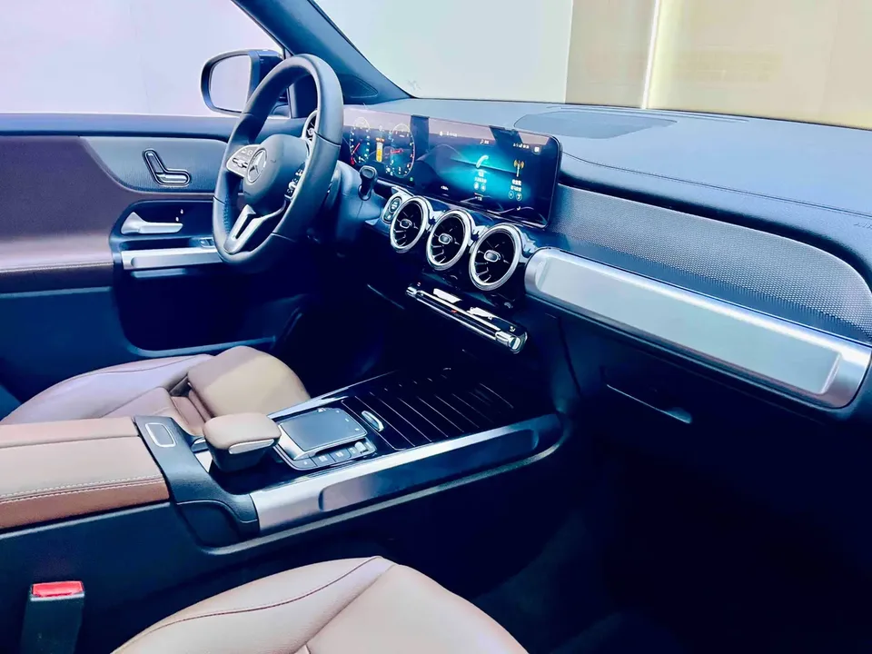 Mercedes-Benz GLB-Class GLB 2023 Mercedes-Benz GLB 2023 GLB 200 Fashion Edition 2023 — thumbnail 4