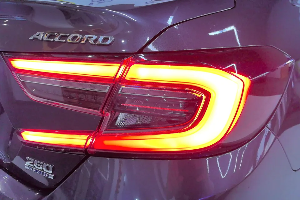 Honda Accord Accord 2022 260TURBO Deluxe Edition 2022 — миниатюра 2