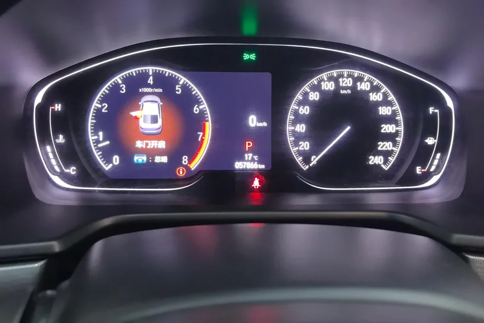 Honda Accord Accord 2022 260TURBO Deluxe Edition 2022 — миниатюра 4