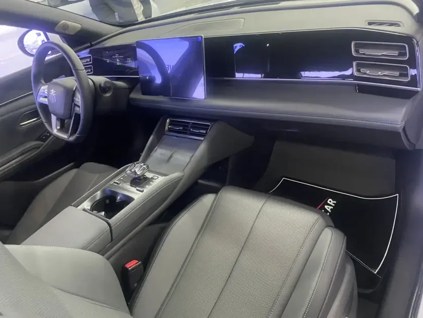BYD Qin L DM Intelligent Driving Edition DM-i 120KM Beyond Edition 2025 — миниатюра 3