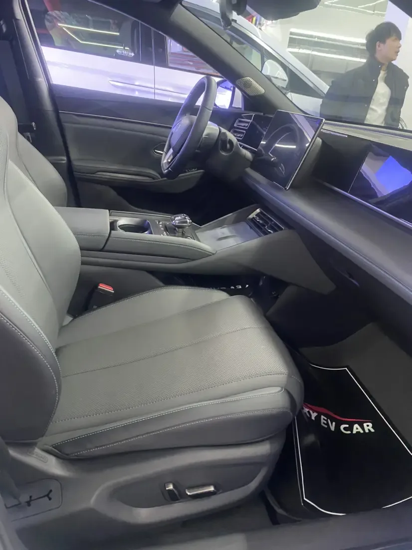 BYD Qin L DM Intelligent Driving Edition DM-i 120KM Beyond Edition 2025 — миниатюра 5