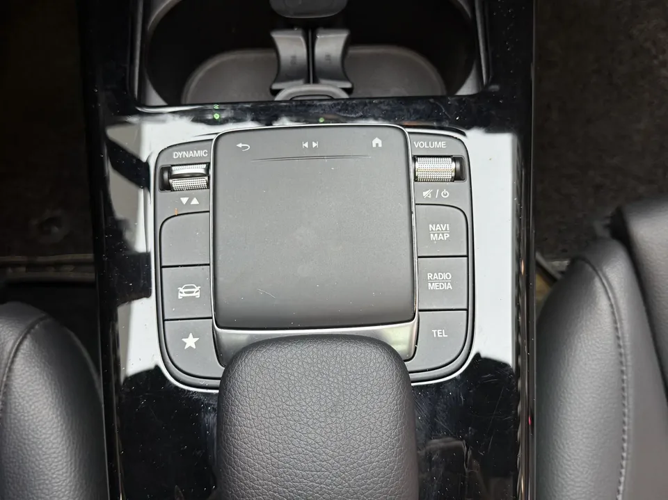 Mercedes-Benz Mercedes Benz A Class Mercedes-Benz A-Class 2022 A 180 L Sports Sedan 2022 — миниатюра 3