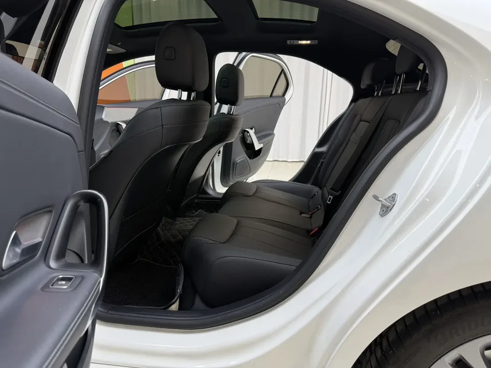 Mercedes-Benz Mercedes Benz A Class Mercedes-Benz A-Class 2022 A 180 L Sports Sedan 2022 — миниатюра 5