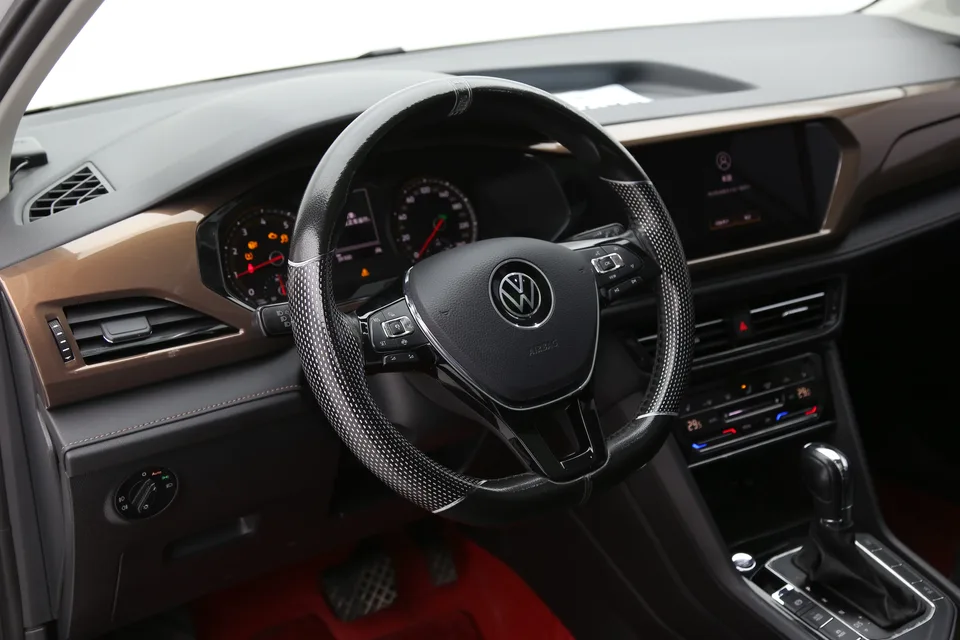 Volkswagen Tharu 2021 Tuyue 280TSI 2WD Luxury Edition PLUS 2022 — миниатюра 5